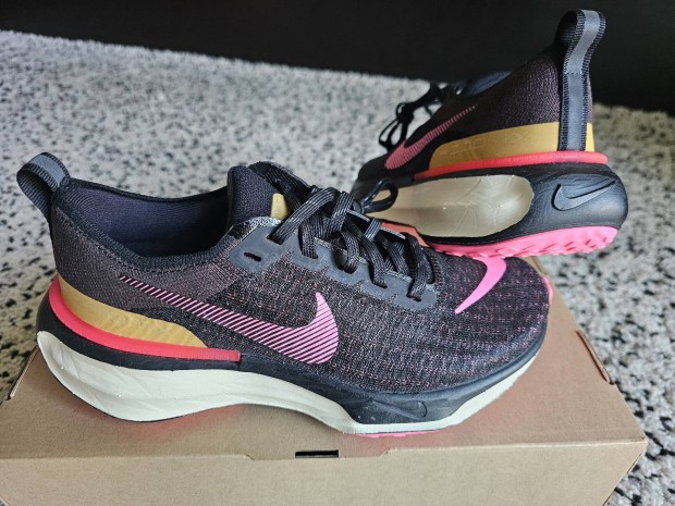 Nike Zoomx Invincible Run 3 FK 38-as ni fut cip