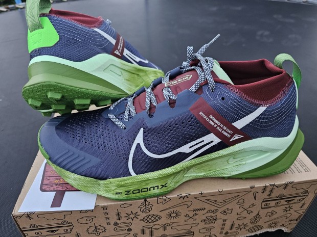 Nike Zoomx Zegama Trail 47.5-es frfi profi terep fut cip