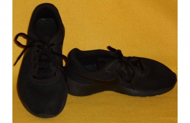 Nike, fekete, pille knny sportcip, fi cip. 36-os. 22720 Ft.volt