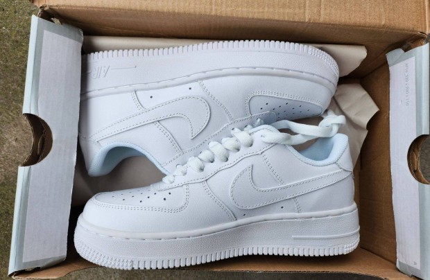 Nike air force 1 utols darab 37.5-es