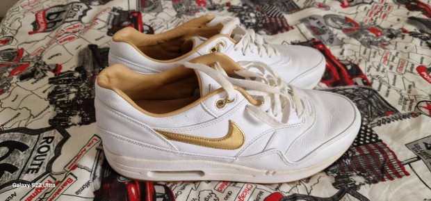 Nike air max Gold White