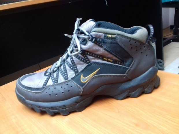 Nike bakancs tracip 43-as