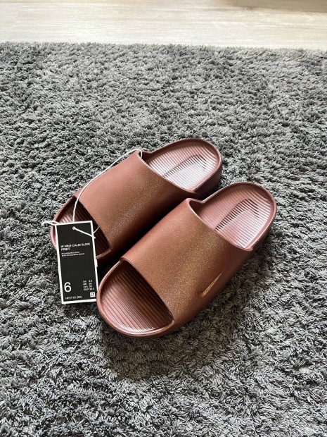 Nike calm slide