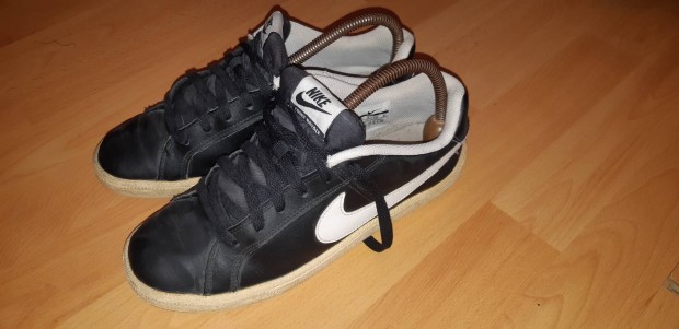 Nike cip (40) Ingyen Posta