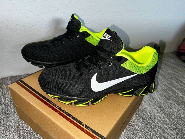 Nike cip elad! 42 mret! 12.999 Ft