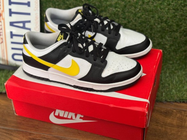 Nike dunk black opti yellow white