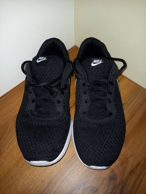 Nike fekete sportcip 38 39