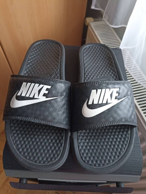 Nike frfi papucs 40,5