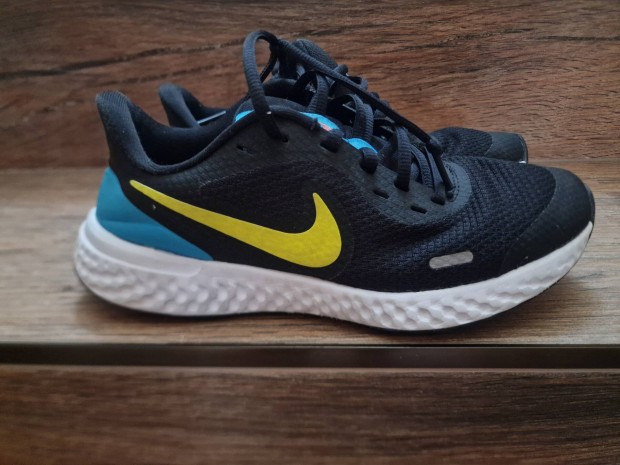 Nike fiú cipő 37,5-es