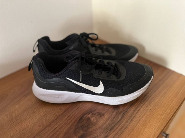 Nike fi frfi sportcip 40 fekete cip