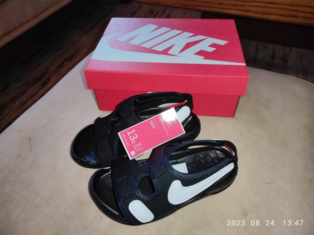 Nike gumi szandl, j, nem hasznlt dobozban, 31-es mret