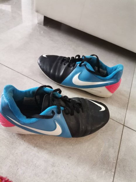 Nike gyerek foci cipk 3 pr 