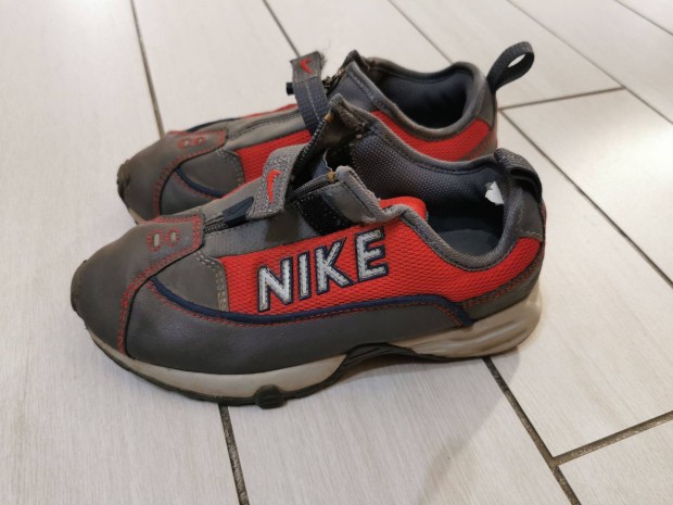 Nike gyerek szabadid cip (34)