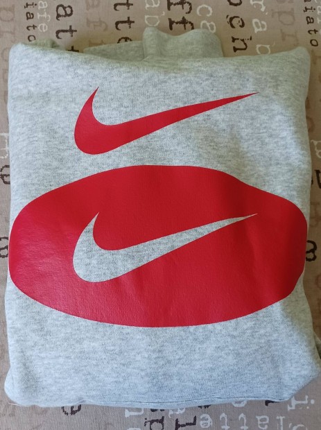 Nike kapucnis fels S s M-es mret