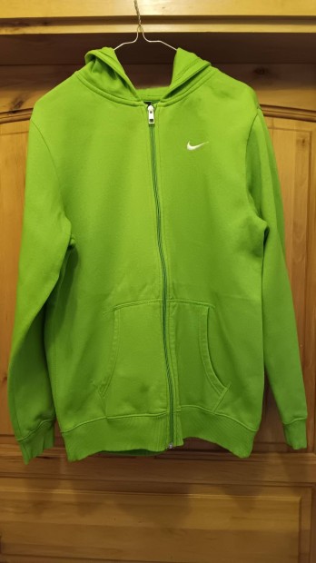 Nike kapucnis pulcsi