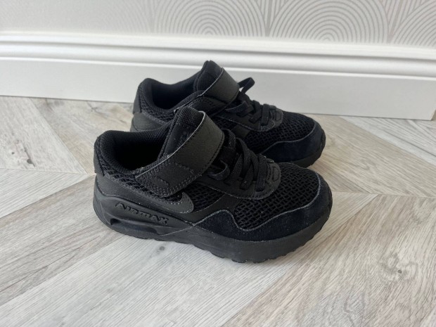 Nike kisfi cip 28-as