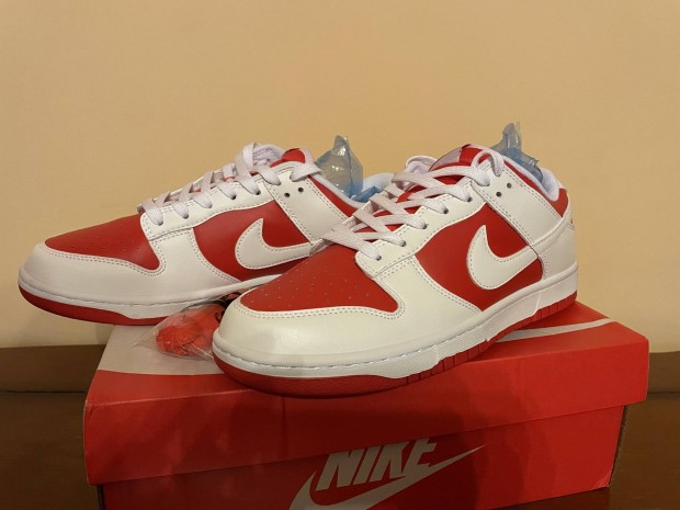 Nike low Dunk Championship red Elad