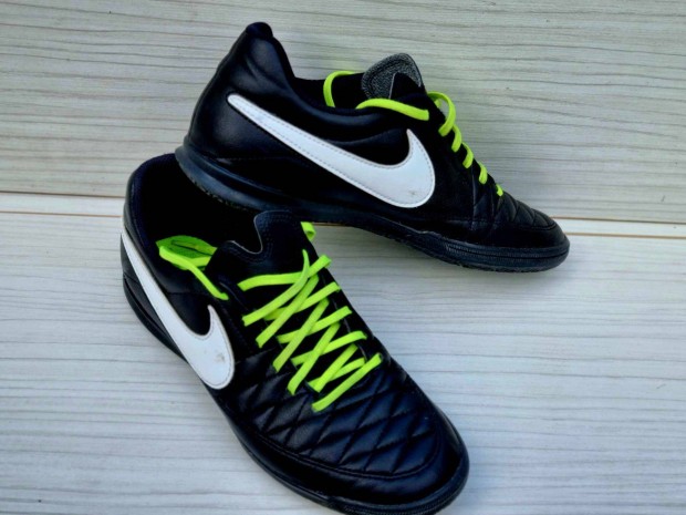 Nike majesty teremcipő