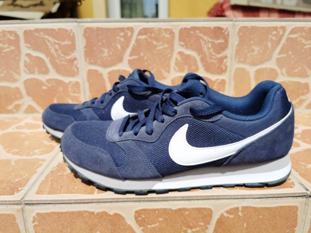 Nike md runner 40.5-es sportcip elad! 