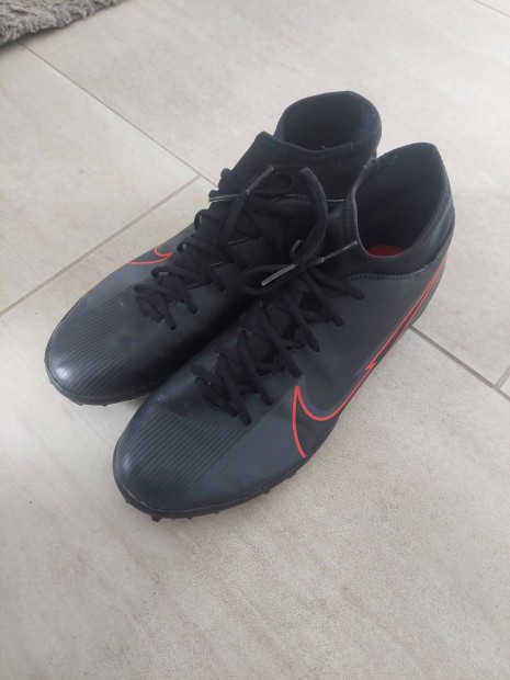 Nike mercurial 42,5-es jszer llapotban lv mfves foci cip. 