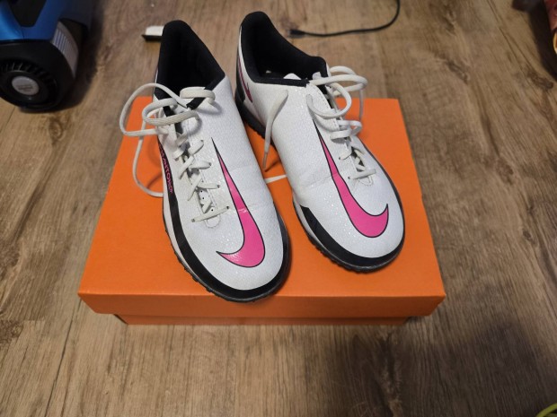 Nike mfves focicip elad