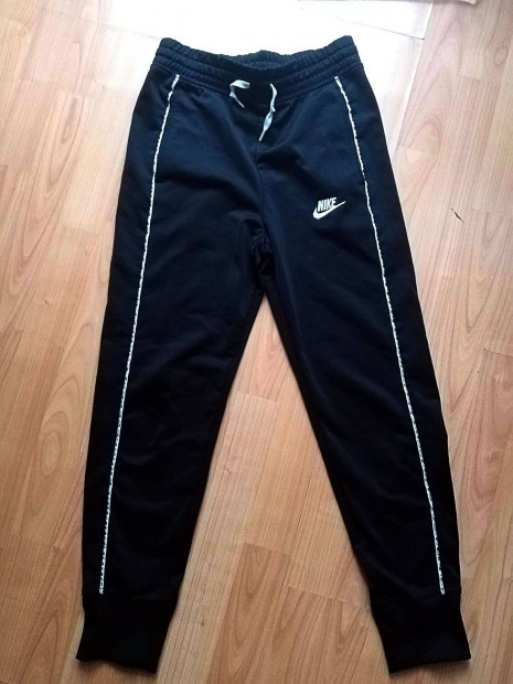 Nike nadrg 146-156cm