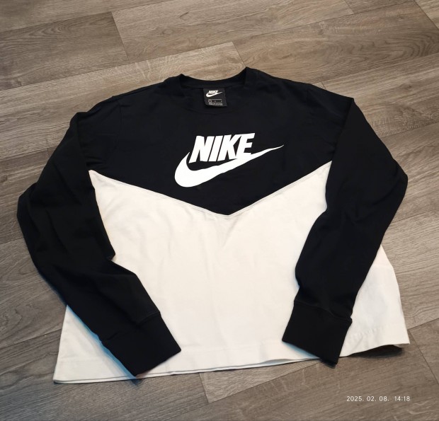 Nike ni fels.  lxl 