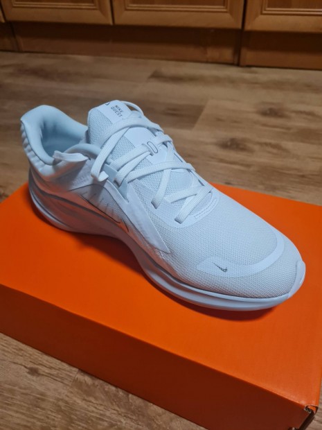 Nike ni sportcip 41-es mretben 