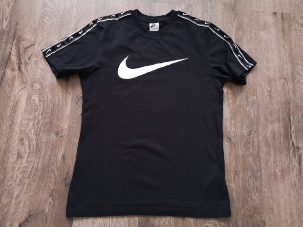 Nike póló M méretű