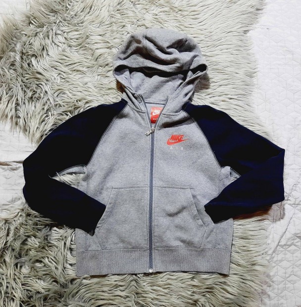 Nike pulcsi 146-os
