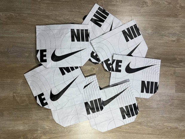 Nike tska szatyor j
