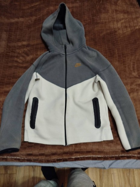 Nike tech fleece 