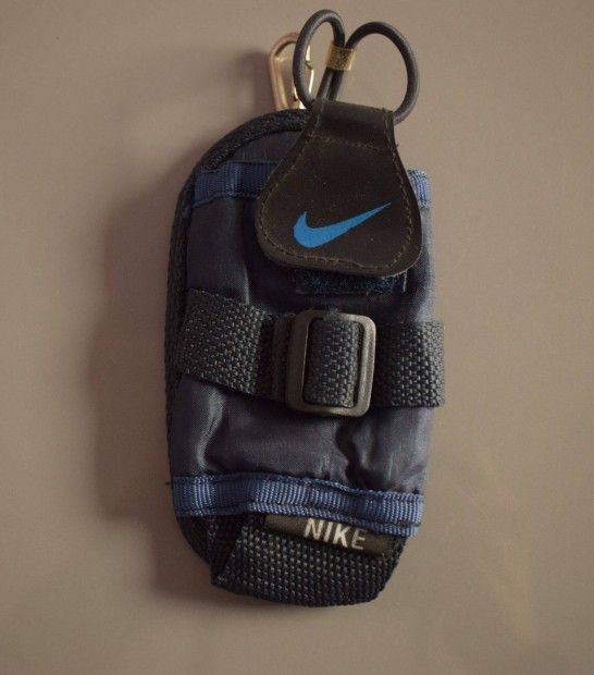 Nike telefontartó, telefontok