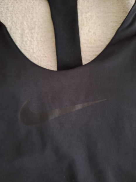 Nike top fekete