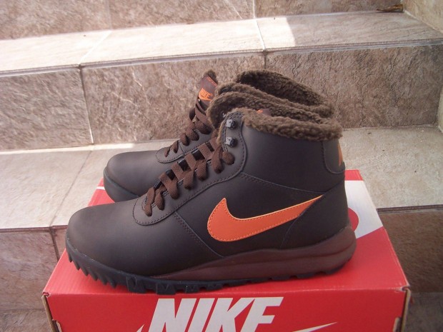 Nike jj bakancs, 41-es,