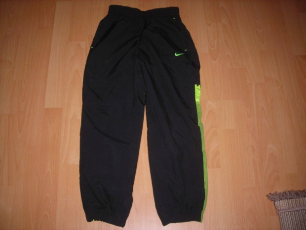 Nike vagny szabadidnadrg 8-10 v 128-137