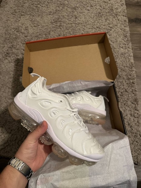 Nike wapormax triple white