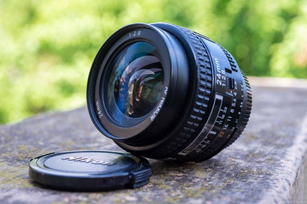 Nikkor Nikon AF 24 mm 2.8 Fix FF objektv