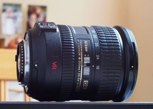 Nikon 18-200mm f3.5-5.6 AF-S VR objektív