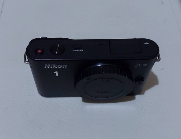 Nikon 1 J1 MILC digitlis fnykpezgp. 