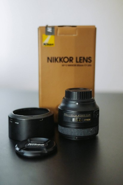 Nikon 85mm f/1.8G AF-S