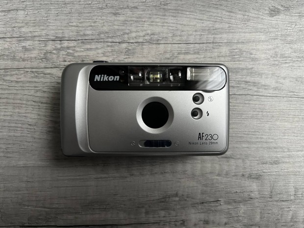 Nikon AF 230 filmes automata fényképezőgép
