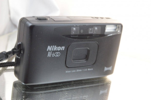 Nikon AF 600