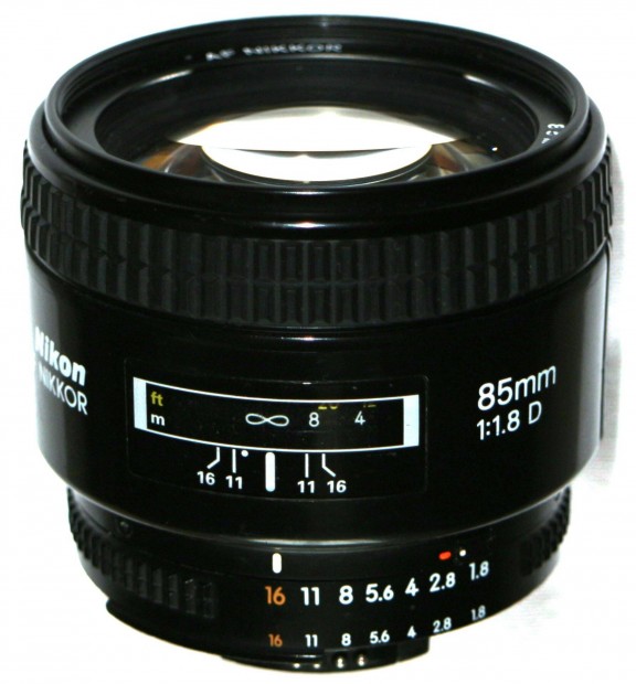 Nikon AF 85 mm 1.8 D ( 85mm 1.8 D )