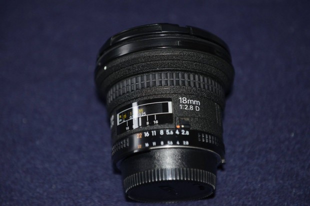 Nikon AF Nikkor 18mm f/2.8D