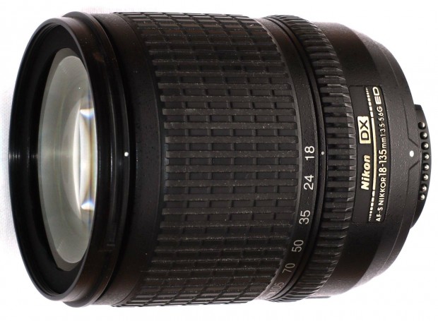 Nikon AF-S 18-135 ED ( 18-135mm )