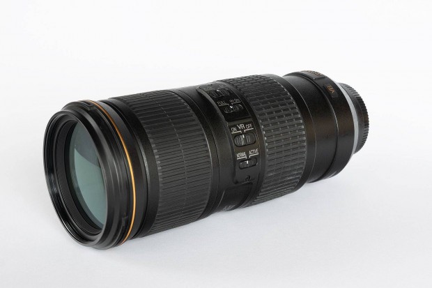 Nikon AF-S 70-200 mm f/4 G ED VR elad