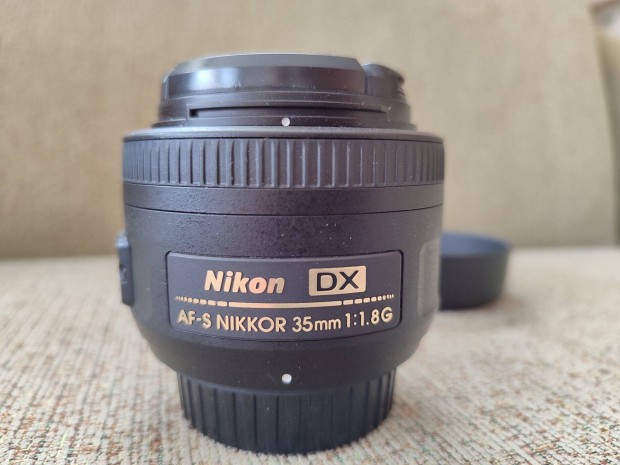 Nikon AF-S DX 35mm f/1.8 G objektv