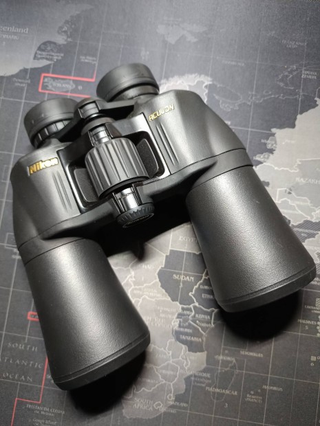 Nikon Aculon 12x50 távcső, látcső