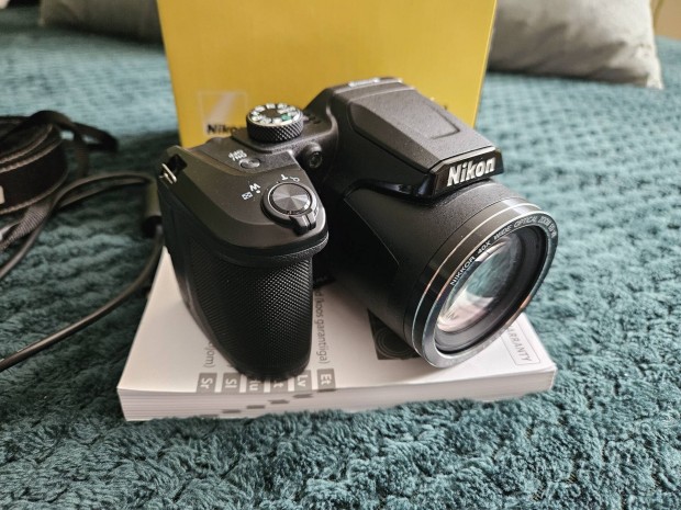 Nikon B500 fekete